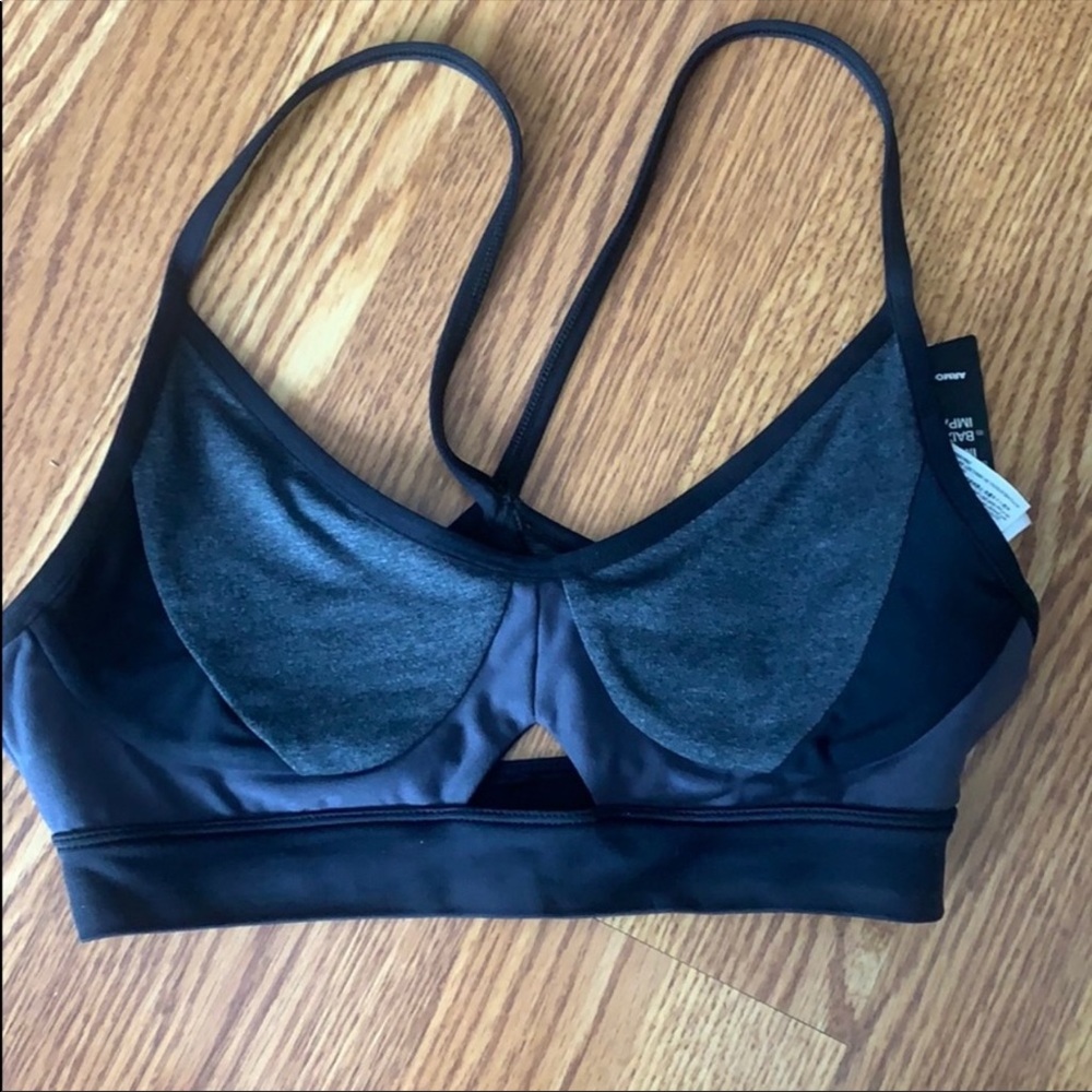 NEW Under Armour Low-Impact Sports Bra